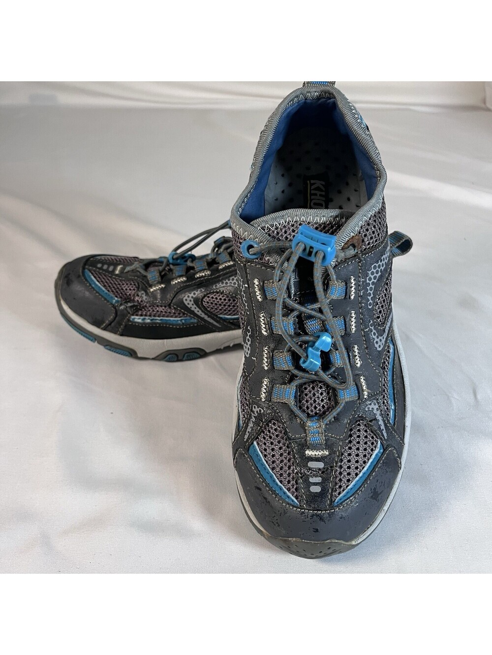 Khombu Women's Size 7 Outdoor Sneakers